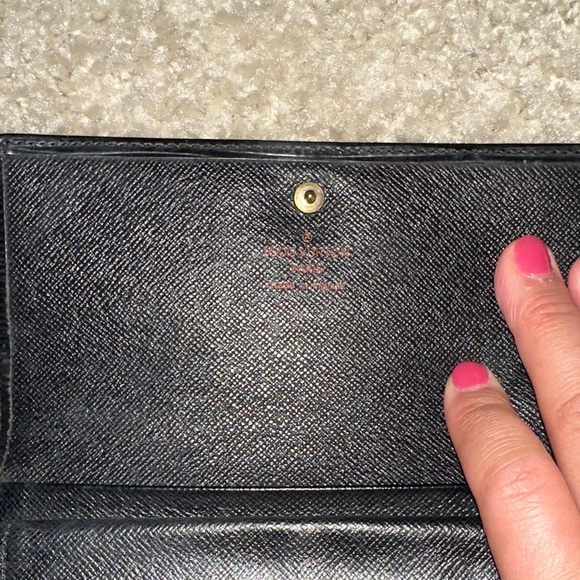 Louis Vuitton Black Textured Epi Wallet - Picture 5 of 15